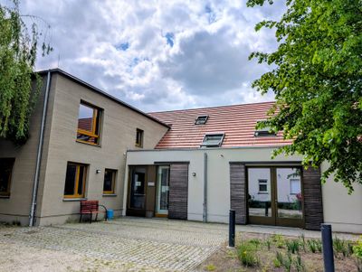 Hofansicht des Gemeindehauses Neuenhagen-Nord
